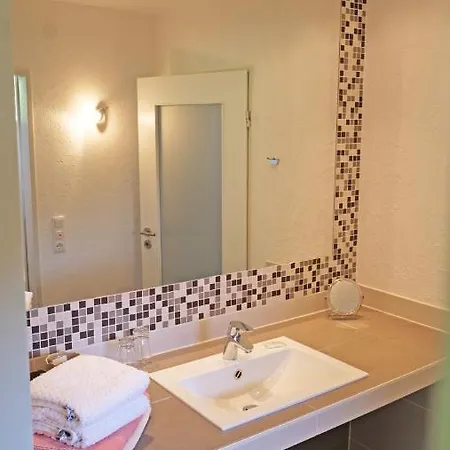 Gut Kallerbend Apartman Nideggen